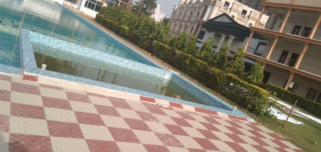 Aristro Club Hotel Kolkata Bagian luar foto