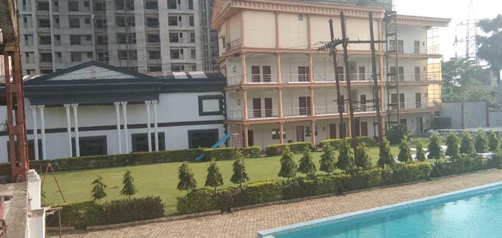 Aristro Club Hotel Kolkata Bagian luar foto