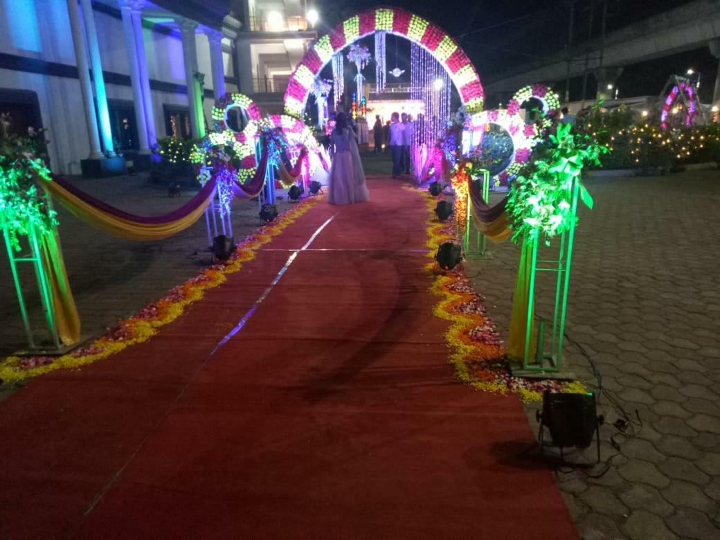 Aristro Club Hotel Kolkata Bagian luar foto