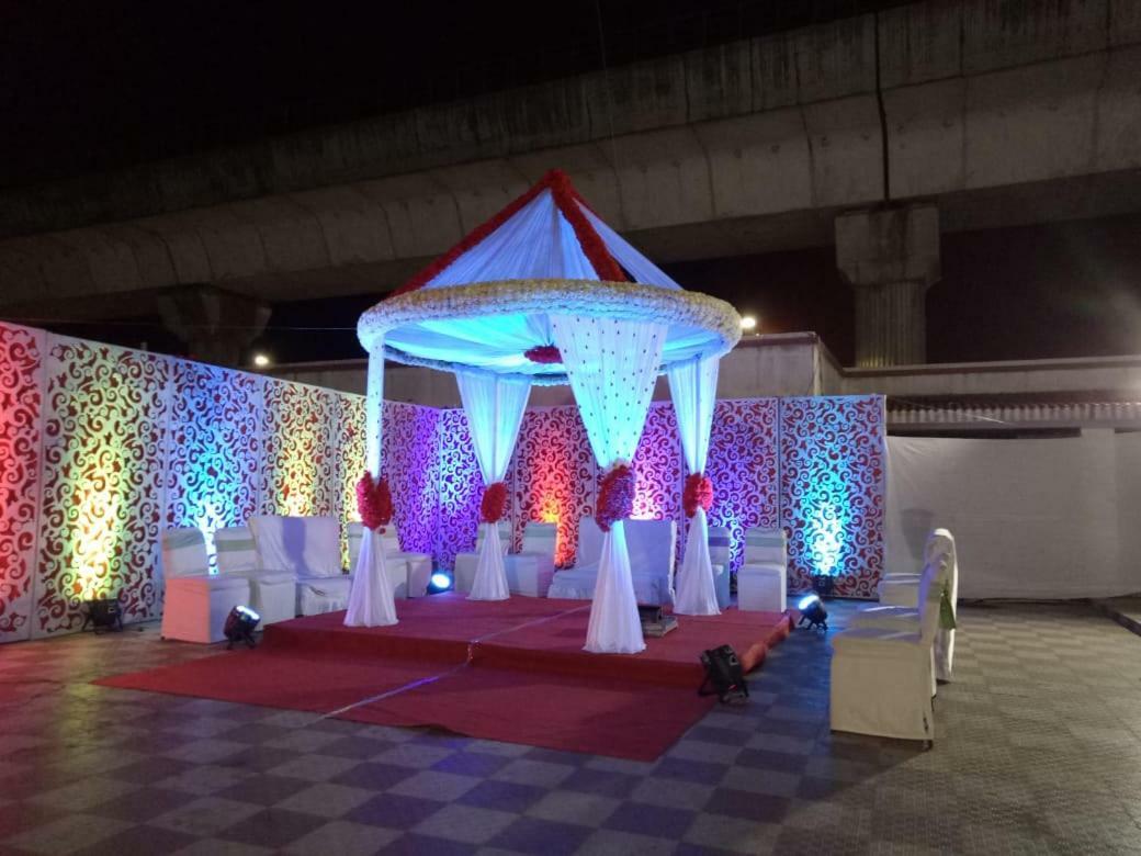 Aristro Club Hotel Kolkata Bagian luar foto