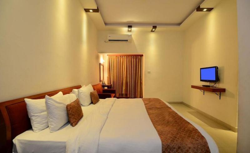 Aristro Club Hotel Kolkata Bagian luar foto